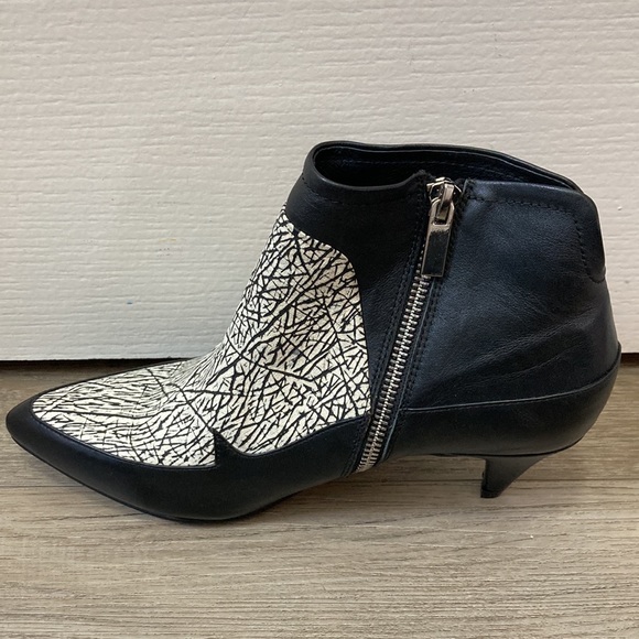 Women’s Legy Black/Cream Leather Heeled Boots Size 38 - Like New! - Picture 3 of 5